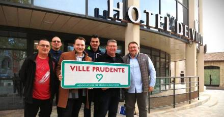 Villeneuve-lès-Béziers - Remise du panneau label : Ville Prudente !