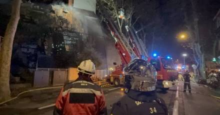 Montpellier - INCENDIE - La vidéo de l'incendie de l'Eglise des Saints-François à Montpellier : Le feu ne progresse plus