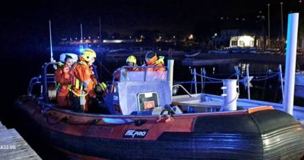 MÈZE - Sauveteurs en Mer : La SNSM de Mèze à l'Action pour Sauver un Plaisancier !