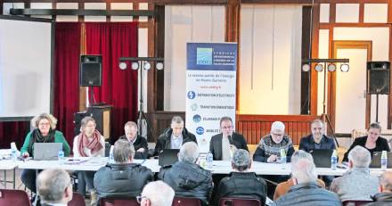 Haute-Garonne - Rencontre du SDEHG à Bagnères-de-Luchon - Les élus mécontents du blocage des ABF pour leurs projets